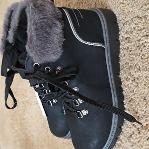 Black Winter Boots with Faux Fur At Top Size 8
